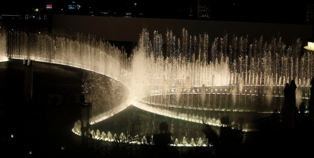 dancing fountains in dubai